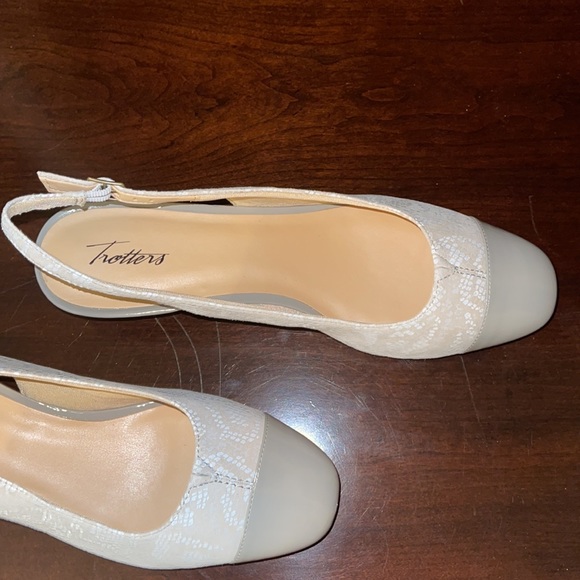 12WW TROTTERS DEAS Slingback pumps - Picture 13 of 13